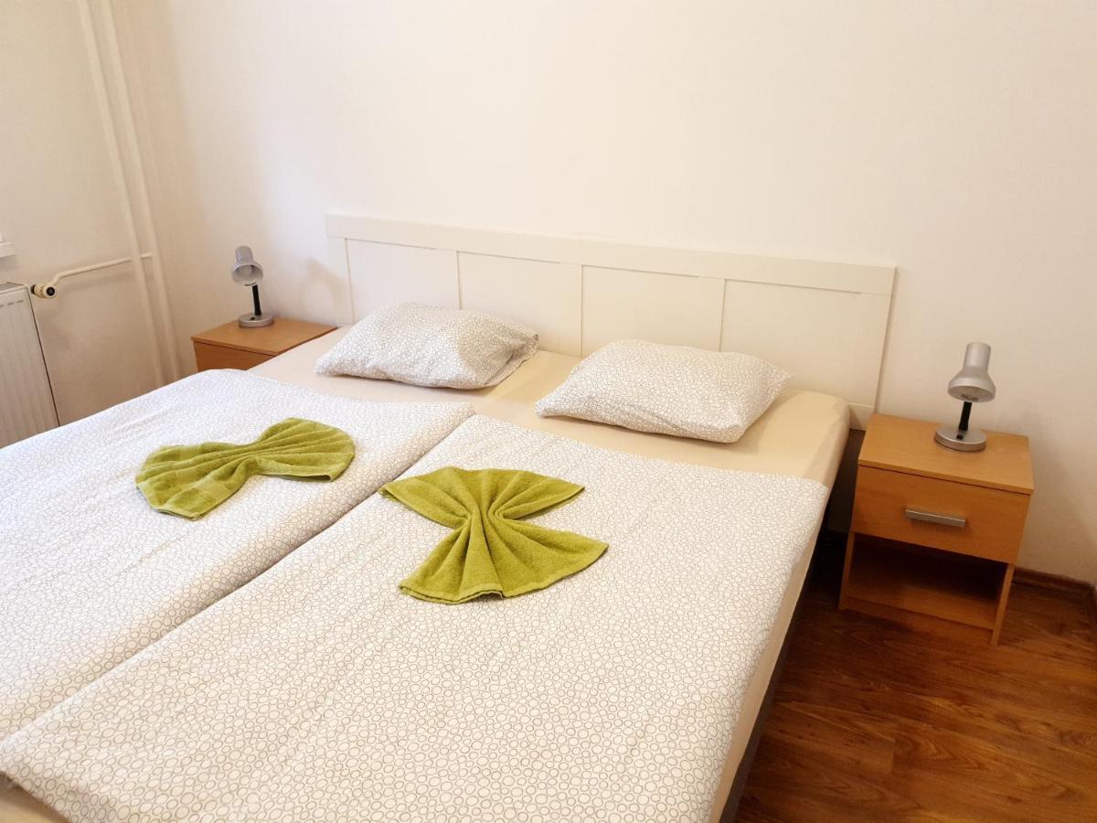 Apartman Bystrica City & Parking Banska Bystrica Exterior photo