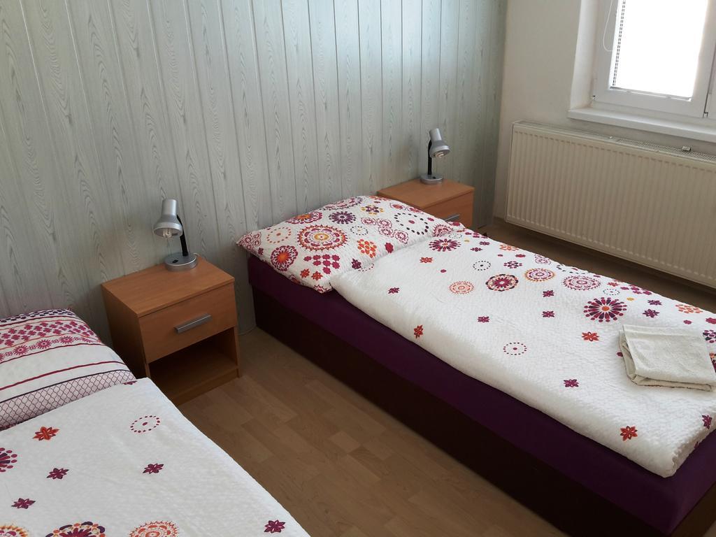 Apartman Bystrica City & Parking Banska Bystrica Exterior photo